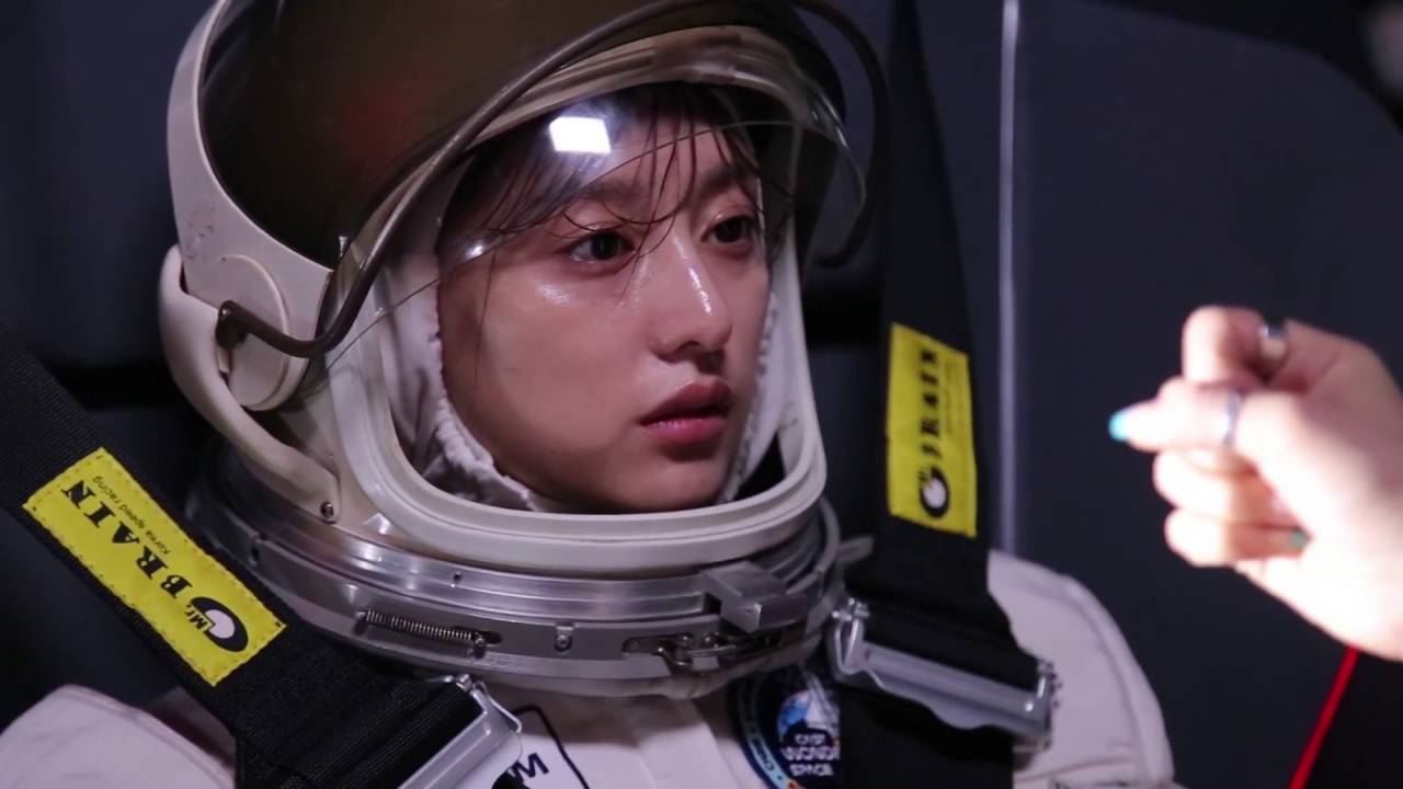 Kim Ji Won 김지원 - Making of Starfield Hanam (The SF) CF