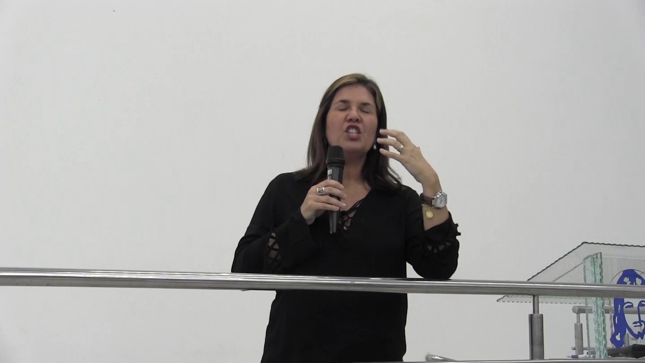Se alguém vos bater na face direita, apresentai-lhe também a outra. Palestra de Flávia Fragoso
