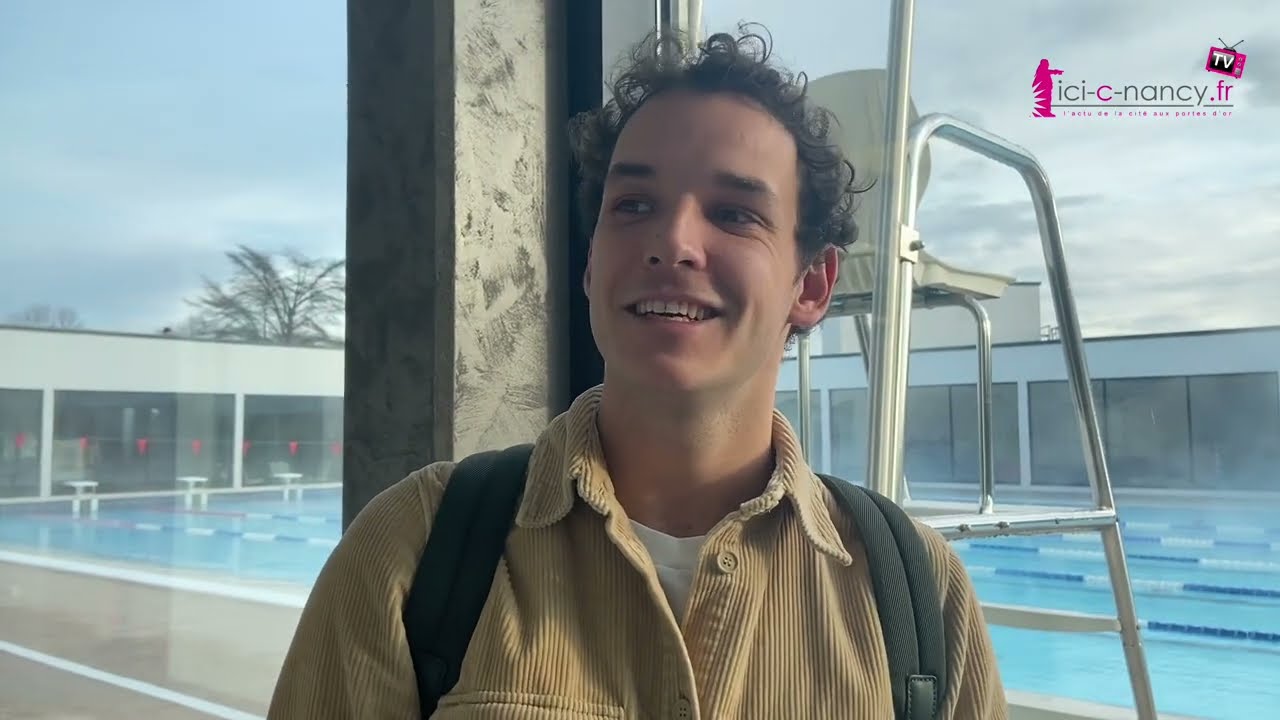 Le champion paralympique Théo Curin à Lunéville pour une séance de natation avec les enfants