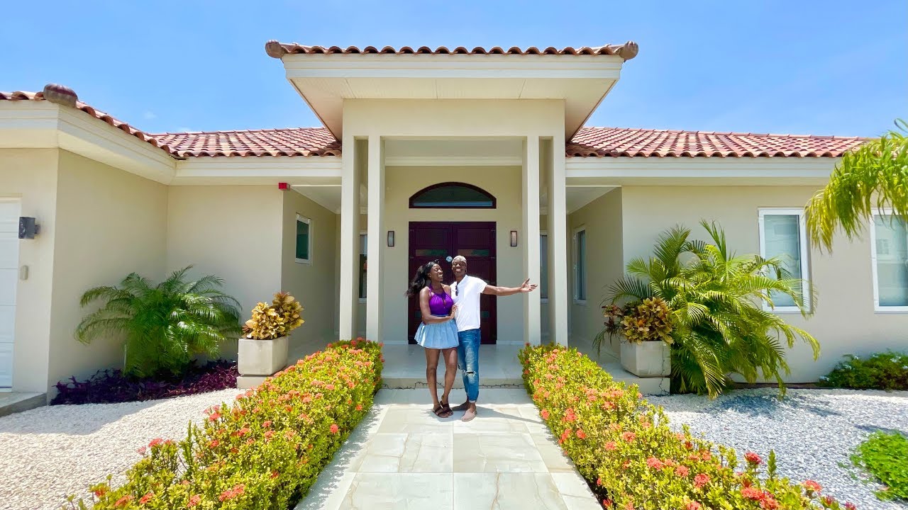 Welcome to our LUXURY VILLA in Aruba!
