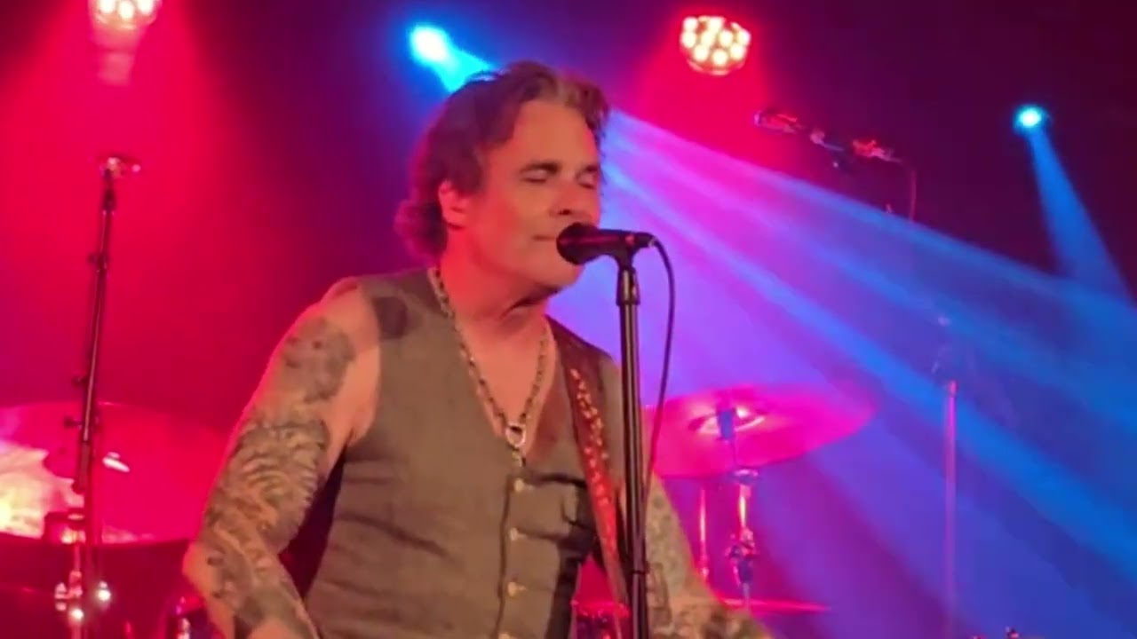 Ham vi vil være  - Mike Tramp  - karosserifabrikken Helsingør  - maj 24