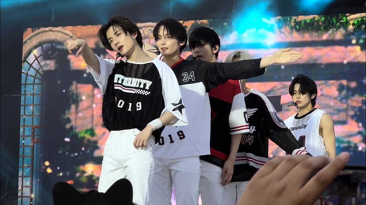TXT - Run Away LA Day 1 4K Fancam Sweet Mirage Tour Live @ BMO Stadium Los Angeles 230527