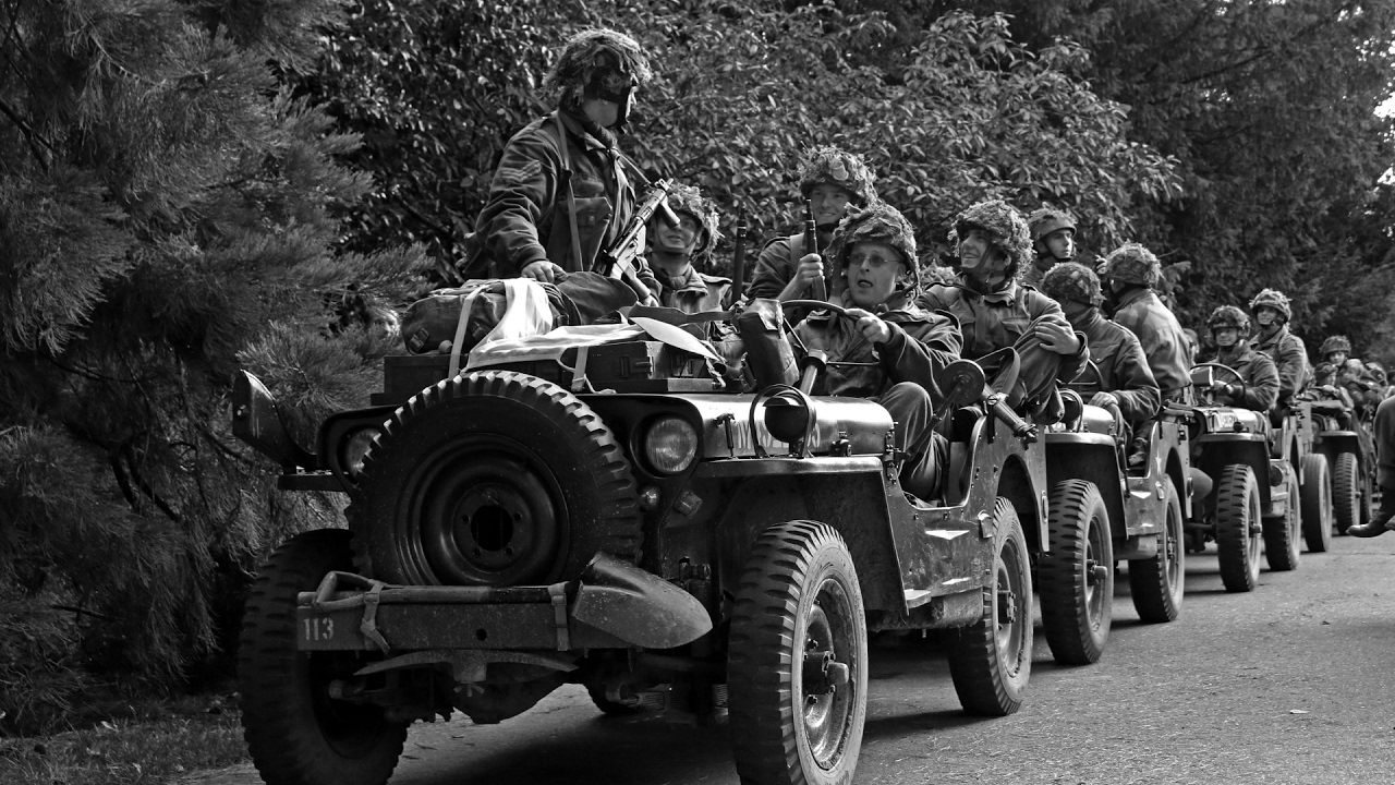 Oosterbeek 1944 - 2017 then and now [ war traces ]