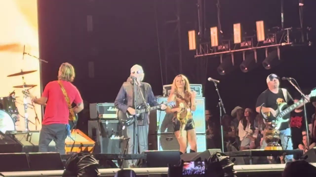 My Hometown - Robert Earl Keen/Cross Canadian Ragweed (BFOK Waco 8/23/25)