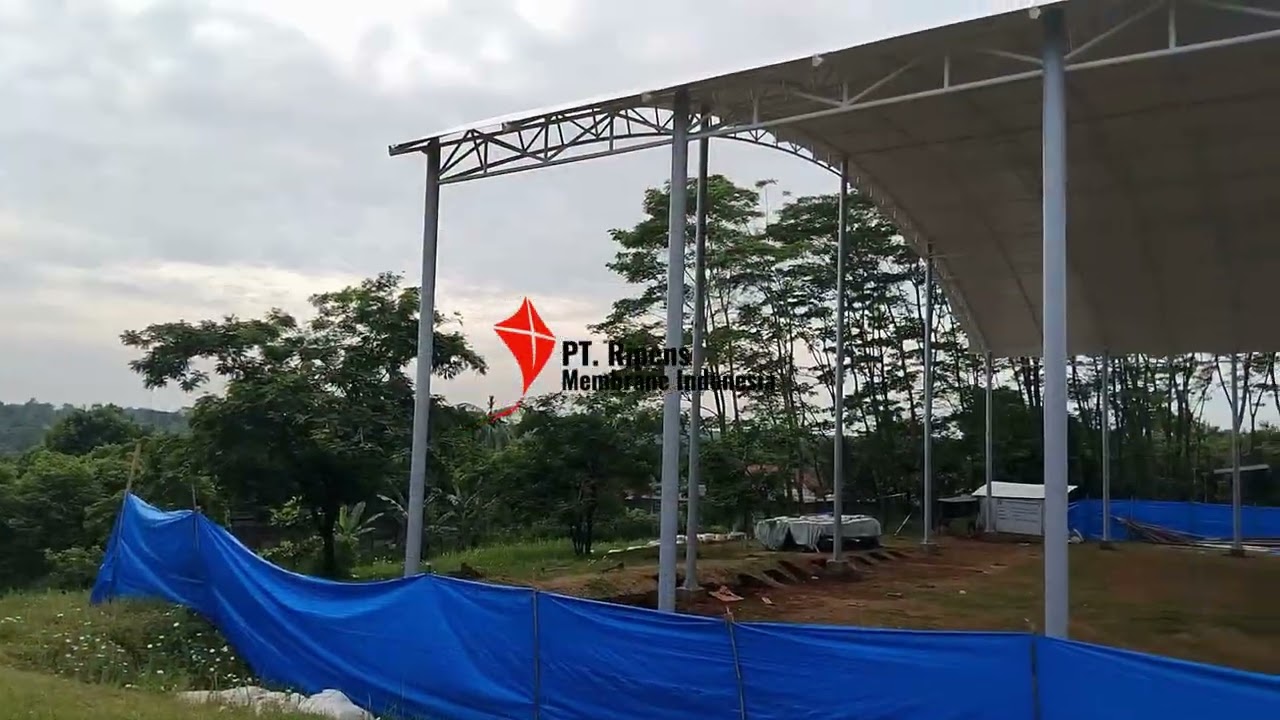 Proses Pengerjaan Atap Membrane Sport Center