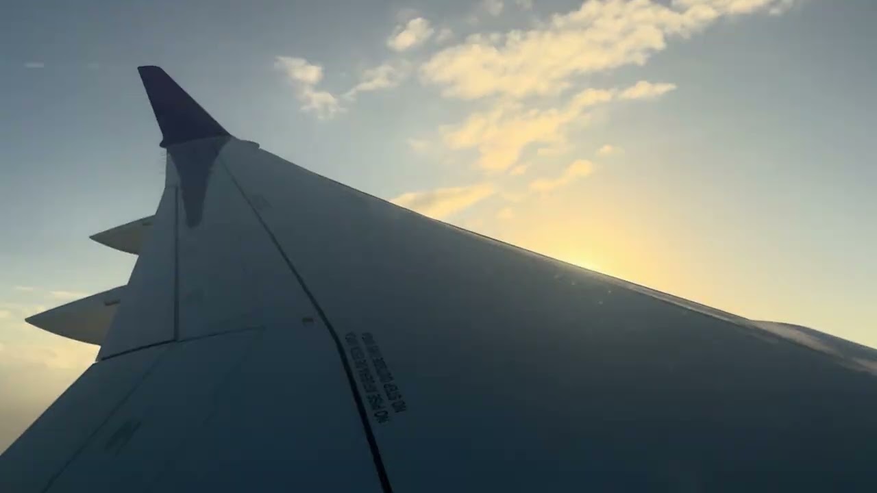 Landing on JetBlue airbus a220-300 from Boston Airport to Fort Myers Florida Airport 