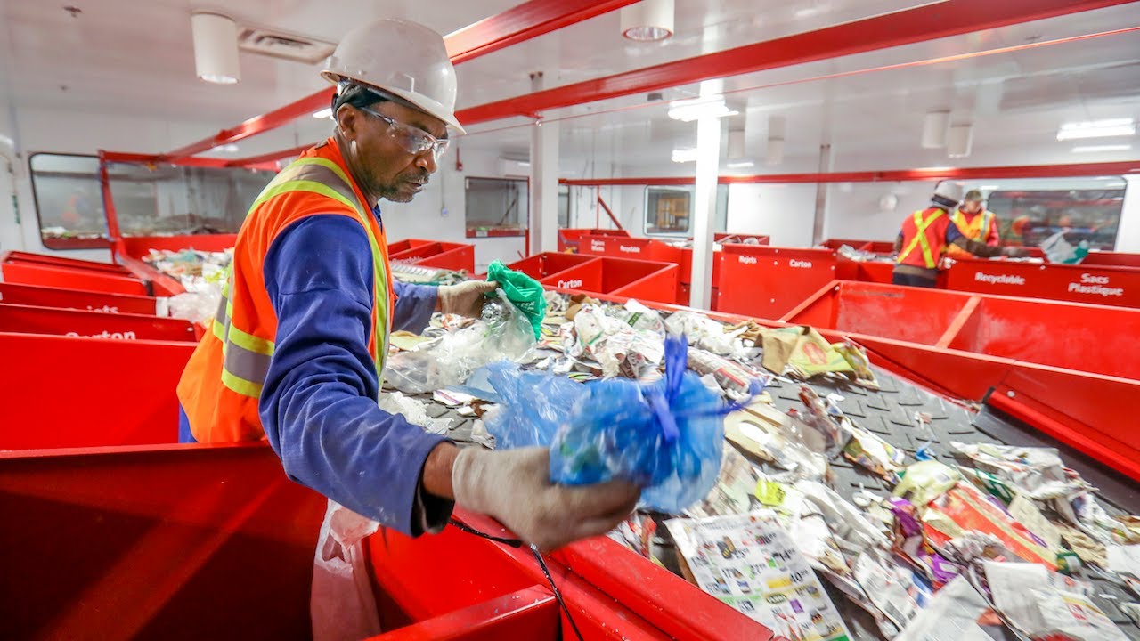 Montreal inaugurates new recycling plant