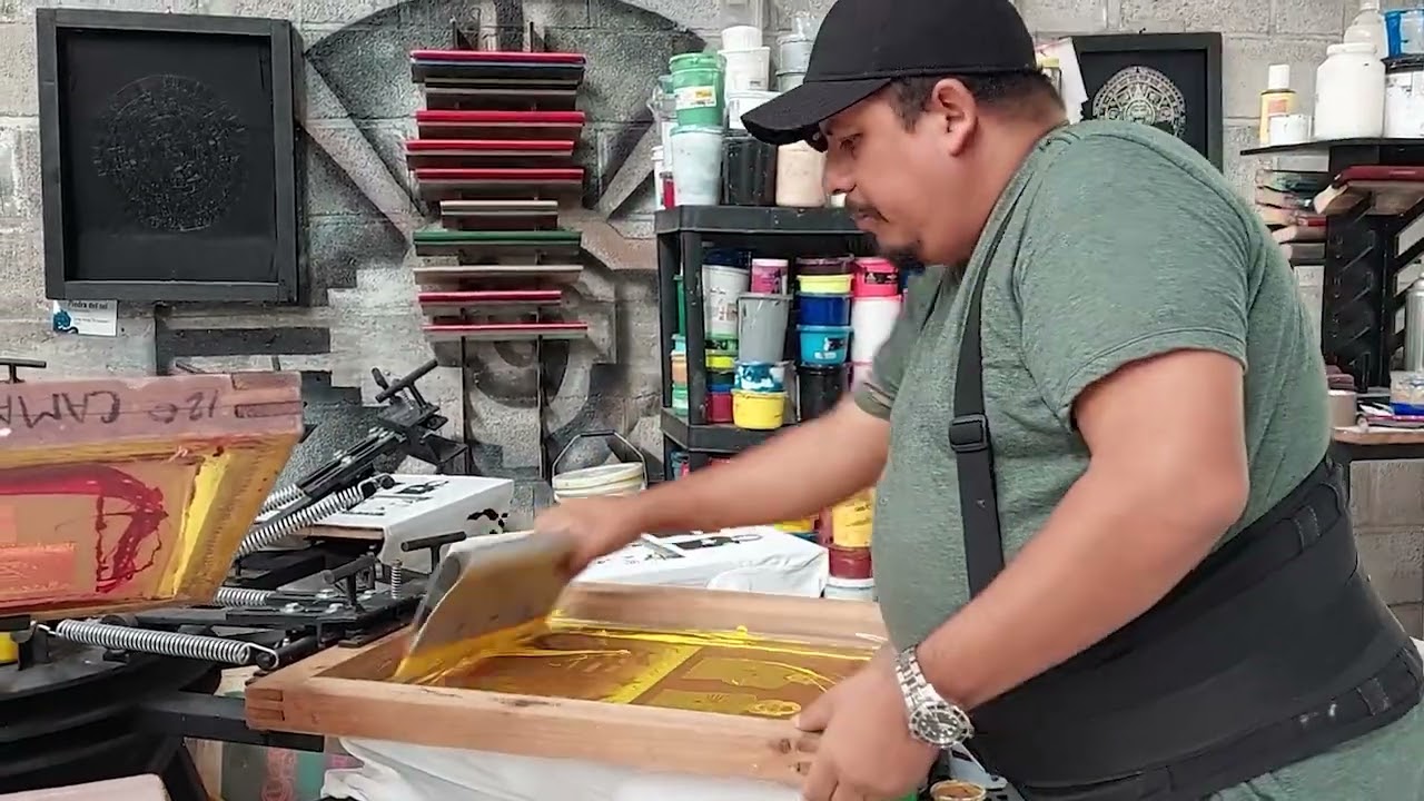 Selección de color CMYK | Serigrafía textil en producción