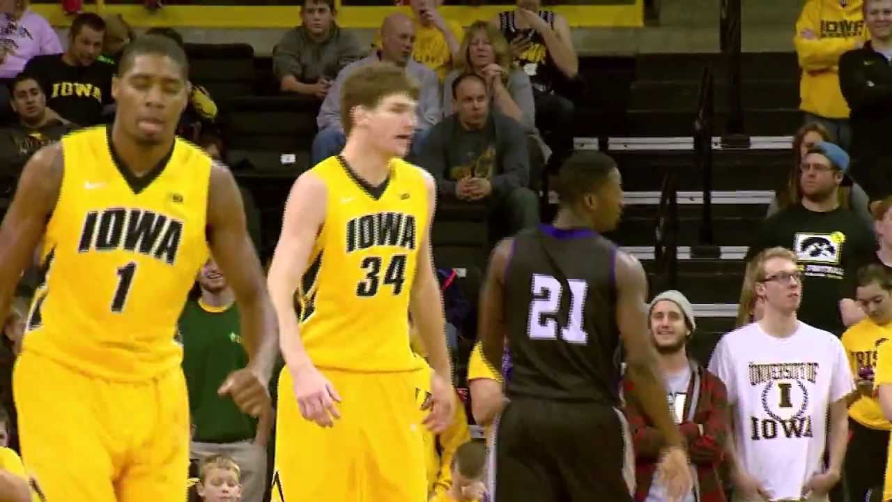 Hawks Cruises to win against Abilene Christian