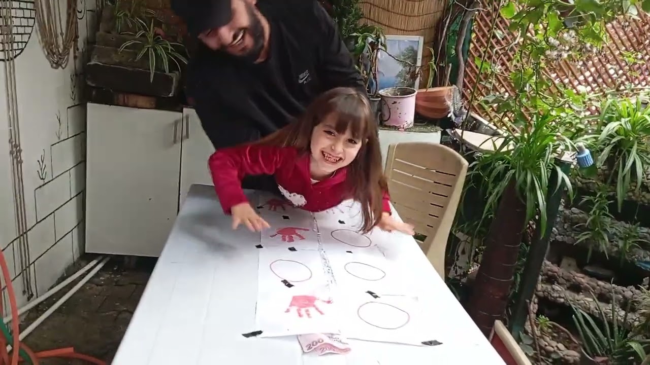 جوجو😍 لعبت هية وابوها🤷 لعبة التركيز🤚✊ مين ربح 🤔ومين اخد المصاري 💸