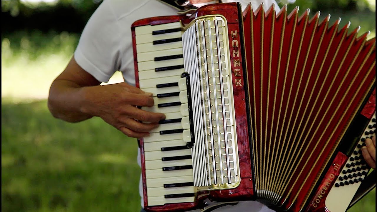FRENCH ACCORDION MUSIC - 'Helena' - France  accordeon mélancolique Akkordeonmusik acordéon frances