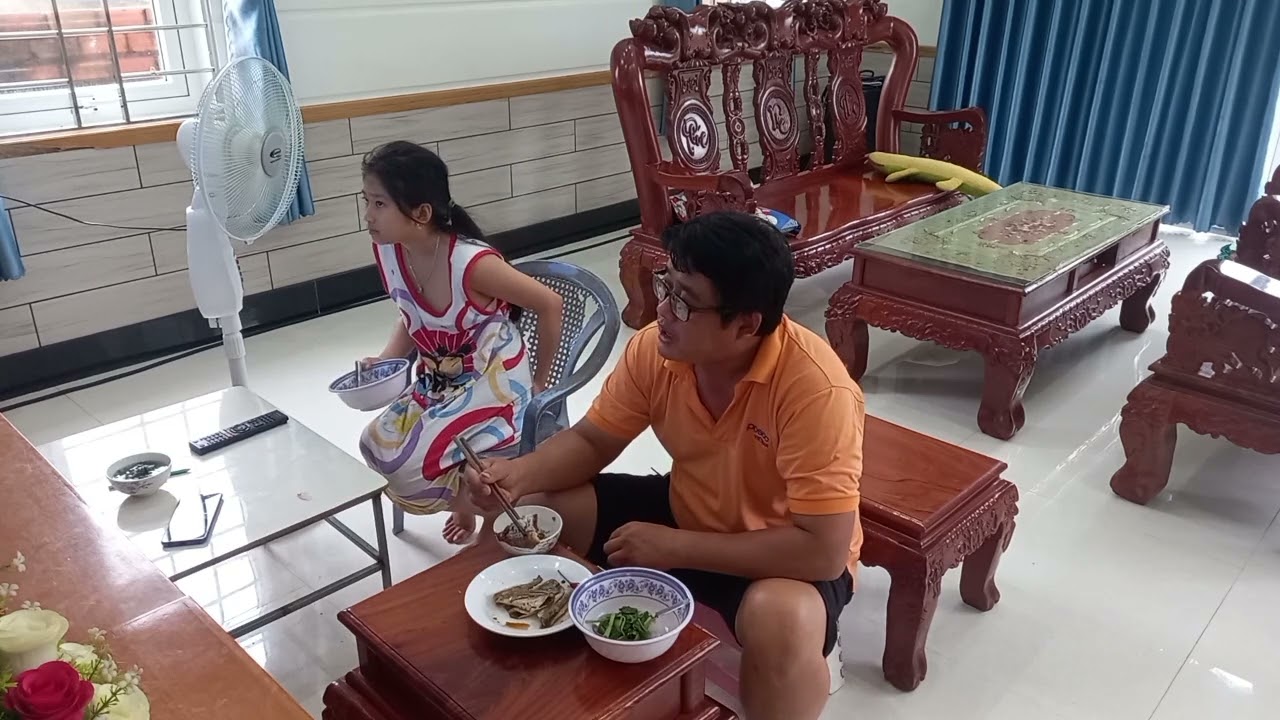 328# Chín Trầu Lam Sơn.Ăn cá đói chiên,với rau cải thìa xào