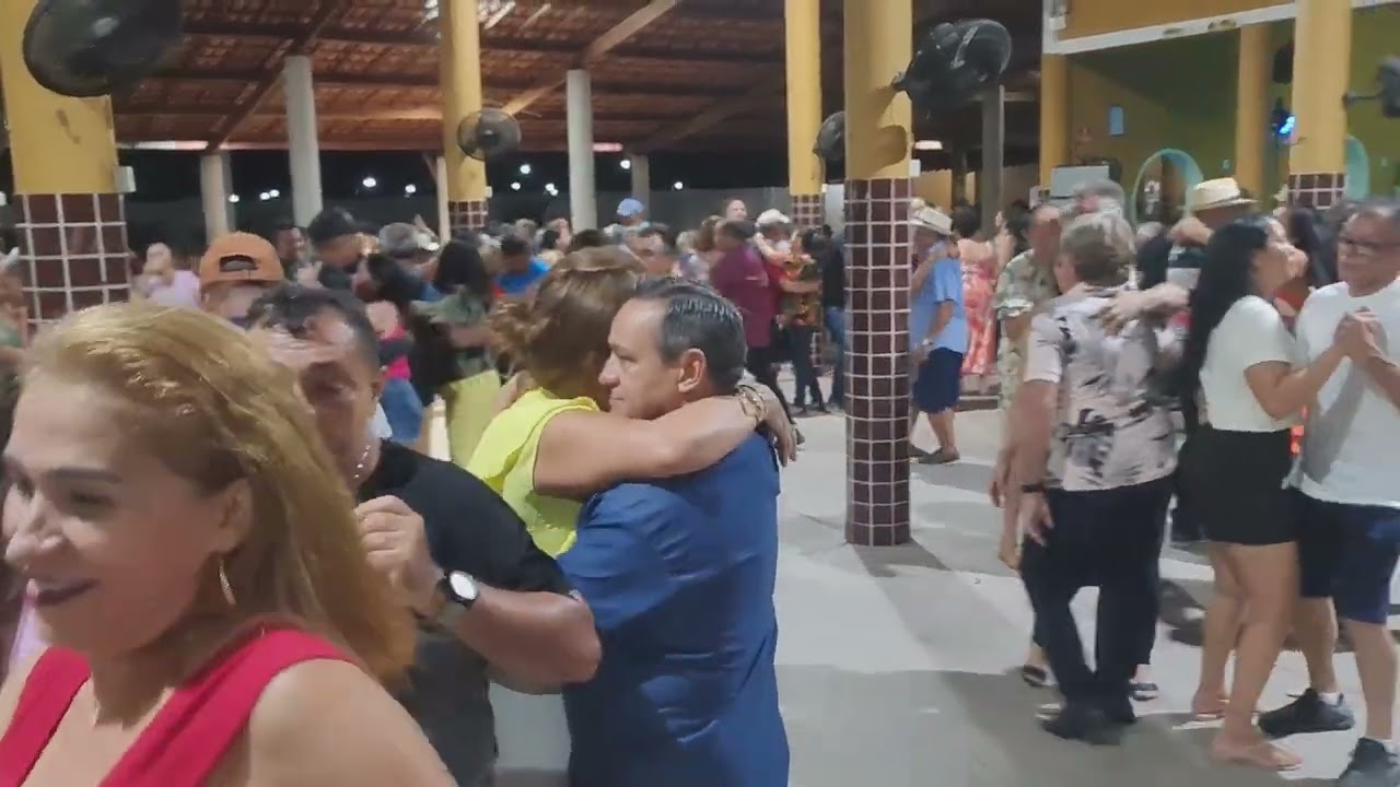 Forró bom !Sítio da vovó joia Oficial  com com soares do sax