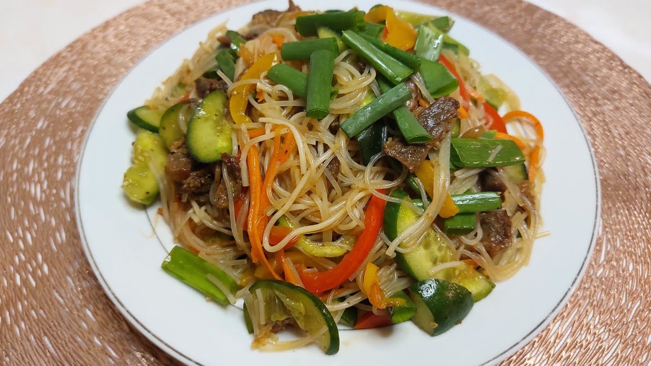 Фунчоза.  Салат фунчоза с овощами  и  мясом.