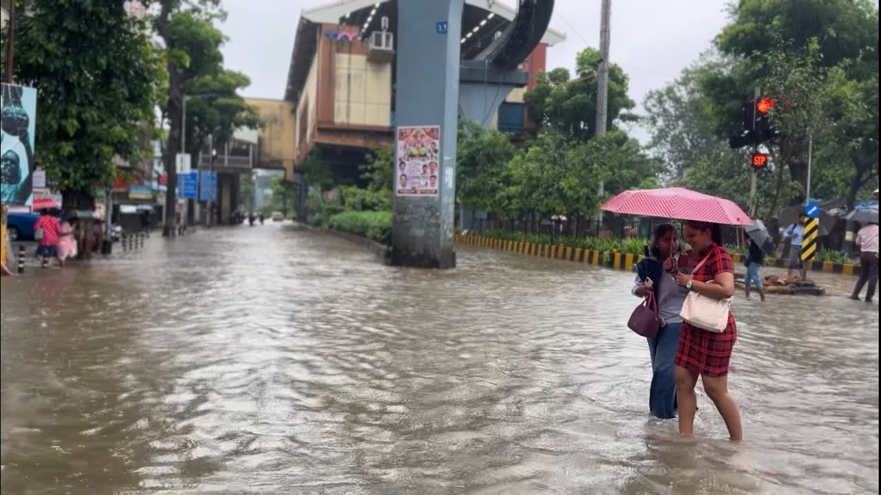 Super Heavy Rain Hits Mumbai city - Afternoon Walk in Wadala Mumbai 
