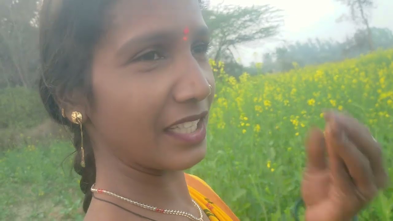 आज हम गए थे खेत में बथुआ लाने के लिए 🍀☘️☘️