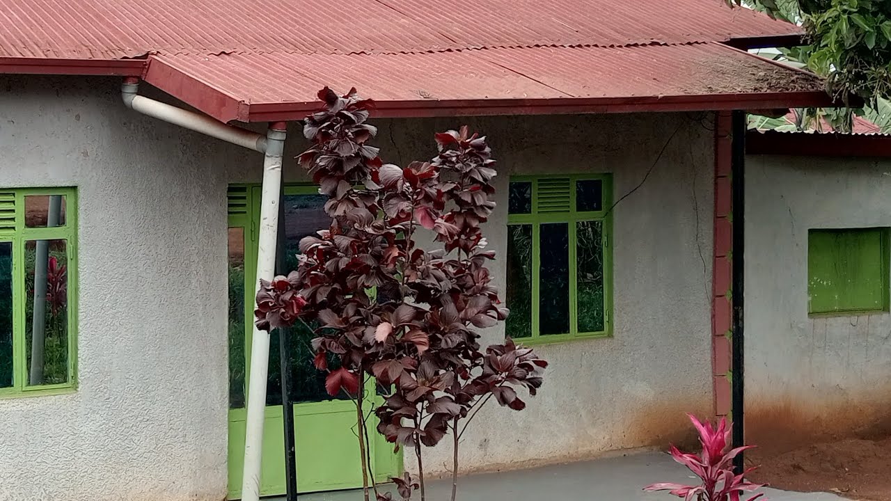 Inzu nziza ifite Numuryango wubucuruzi 14M Negotiable Hafi ya Kabuga 0785355082