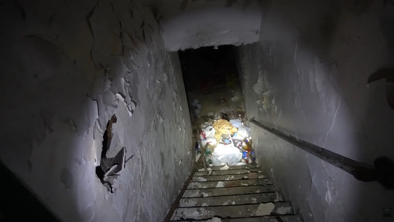 5 Most Terrifying Exploration of Abandoned Houses
