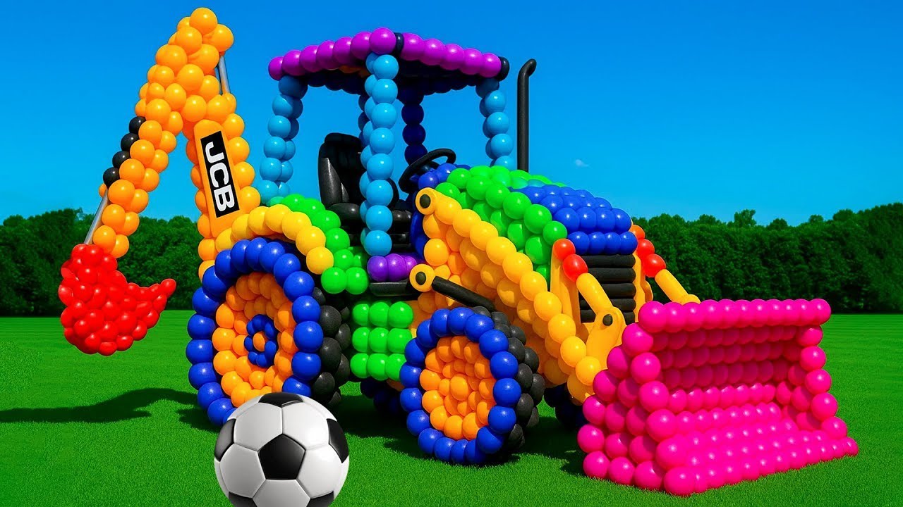 The mascot vibrato assistant JCB placed on the football field is popular, co-produced, and creative