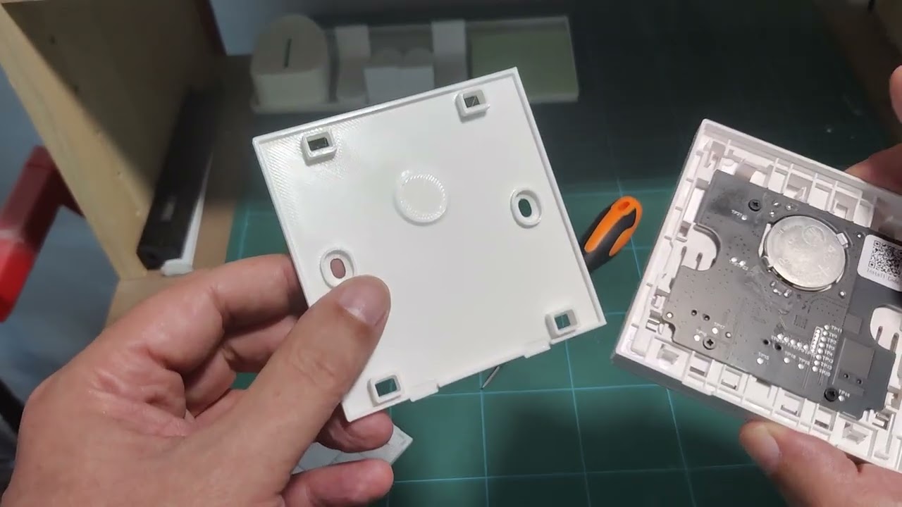 Aqara H1 Wireless Remote - Make changing batteries easier with a replacement back!