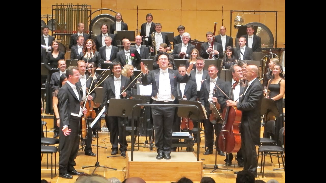 CONDUCTOR TAEJUNG LEE/ ISCM Final Concert of the World Music Days/ Slovenian Philharmonic Orchestra