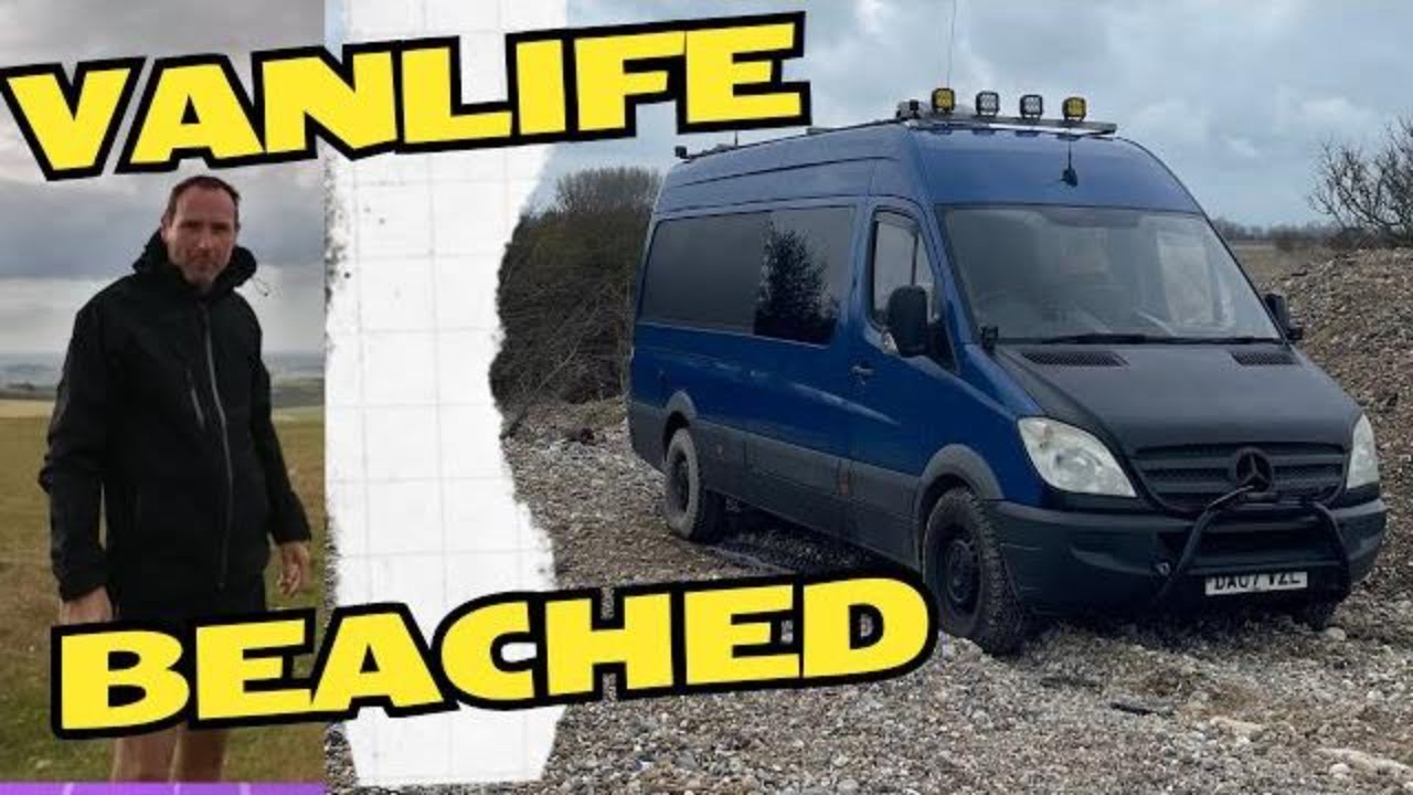 STUCK AT THE BEACH IN THE CAMPER VAN. VAN LIFE BEACHED.
