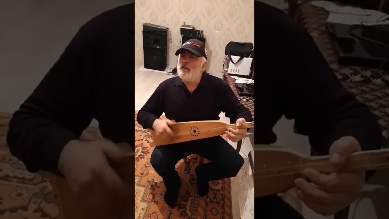 Магомедтамир Синдиков поёт на пандуре