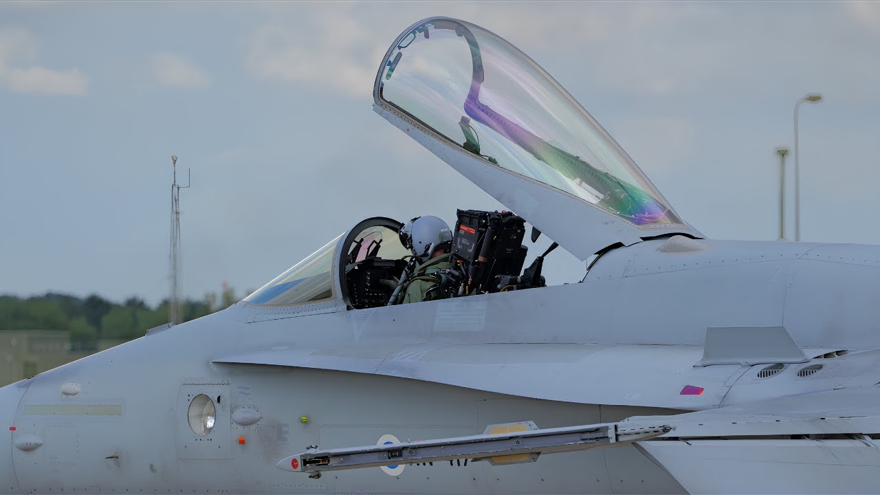F-18 HORNET EPIC ENGINE STARTUP AND TAKEOFF WADDINGTON Plane Spotting