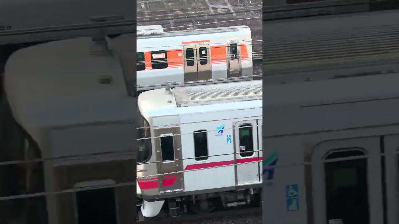金山駅電車の発着シーン