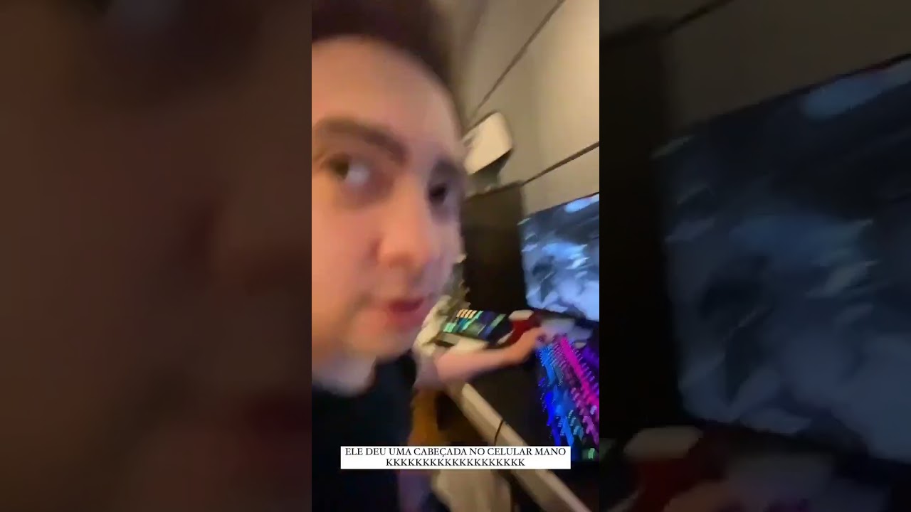 alanzoka jogando cs fora de live e cabe&ccedil;ando o celular da maethe