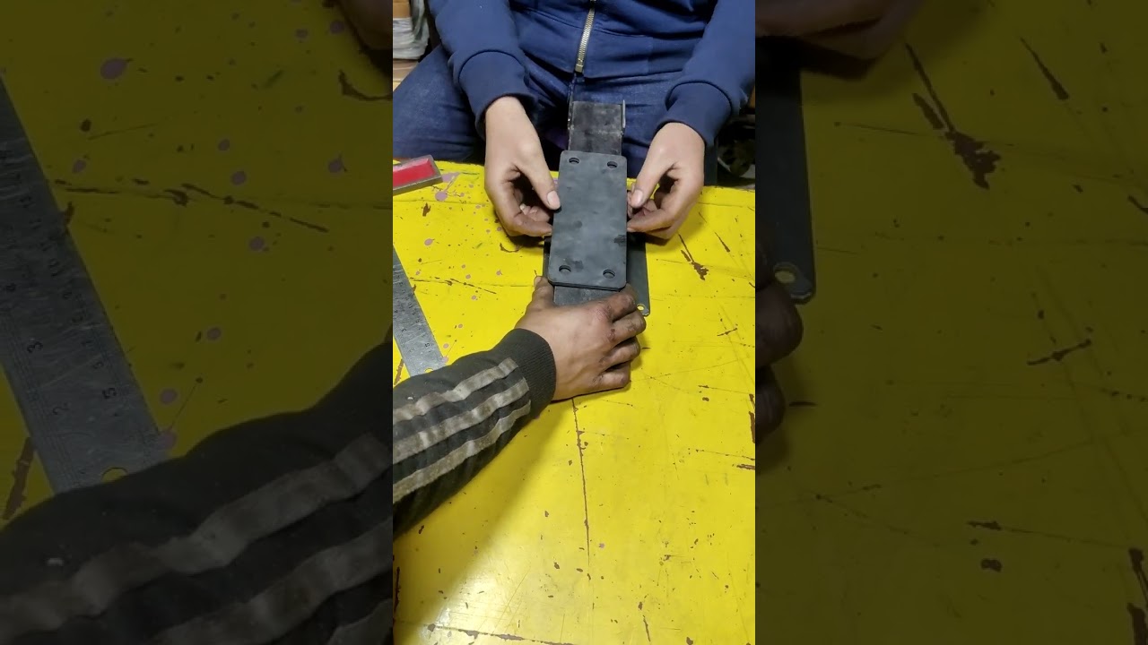 قلت اروح اشتري منجله لقيت اسعارها عاليه جدا فقررت انا اصنع واحده لورشتي ومش هبخل عليكم بتصنيعها