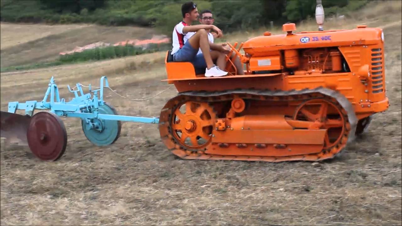 CAGGIANO - Aratura con mezzi agricoli storici primo turno 2015