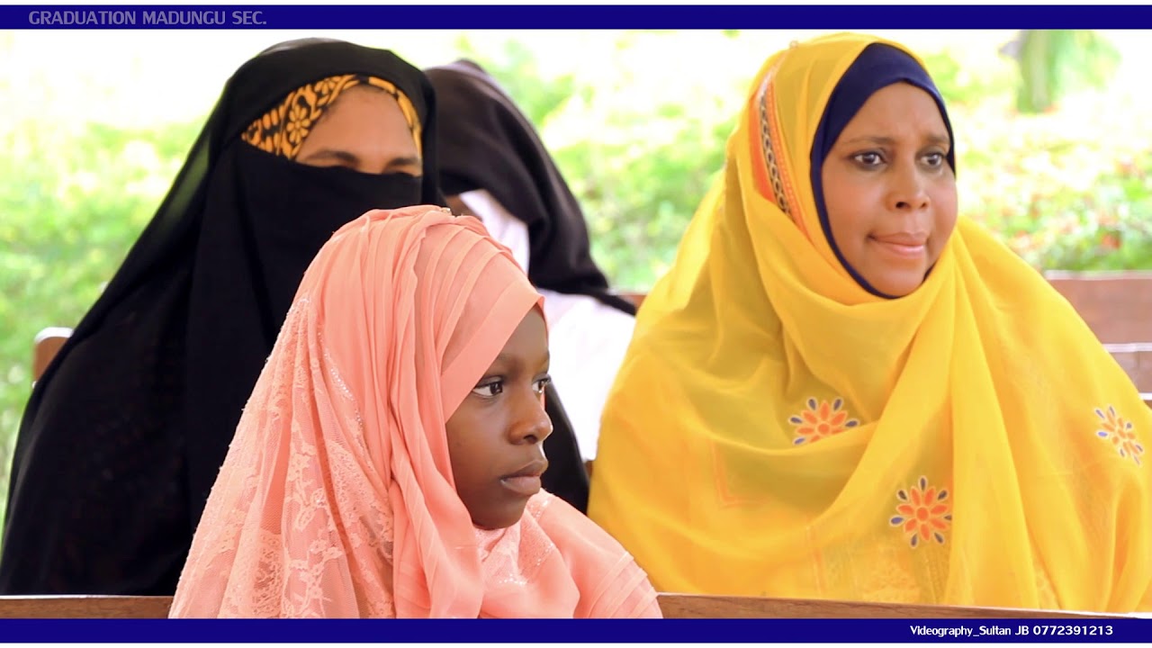 Qaswida ya Huzuni yasomwa na wanafunzi wa Madungu sec. katika Graduation yao @director JB
