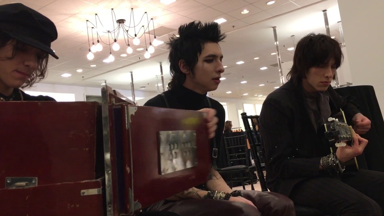 Palaye Royale Live Acoustic 2017