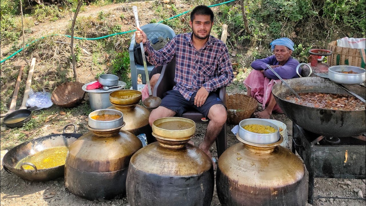 Cooking Bilaspuri Dham In Our Village | Himachal