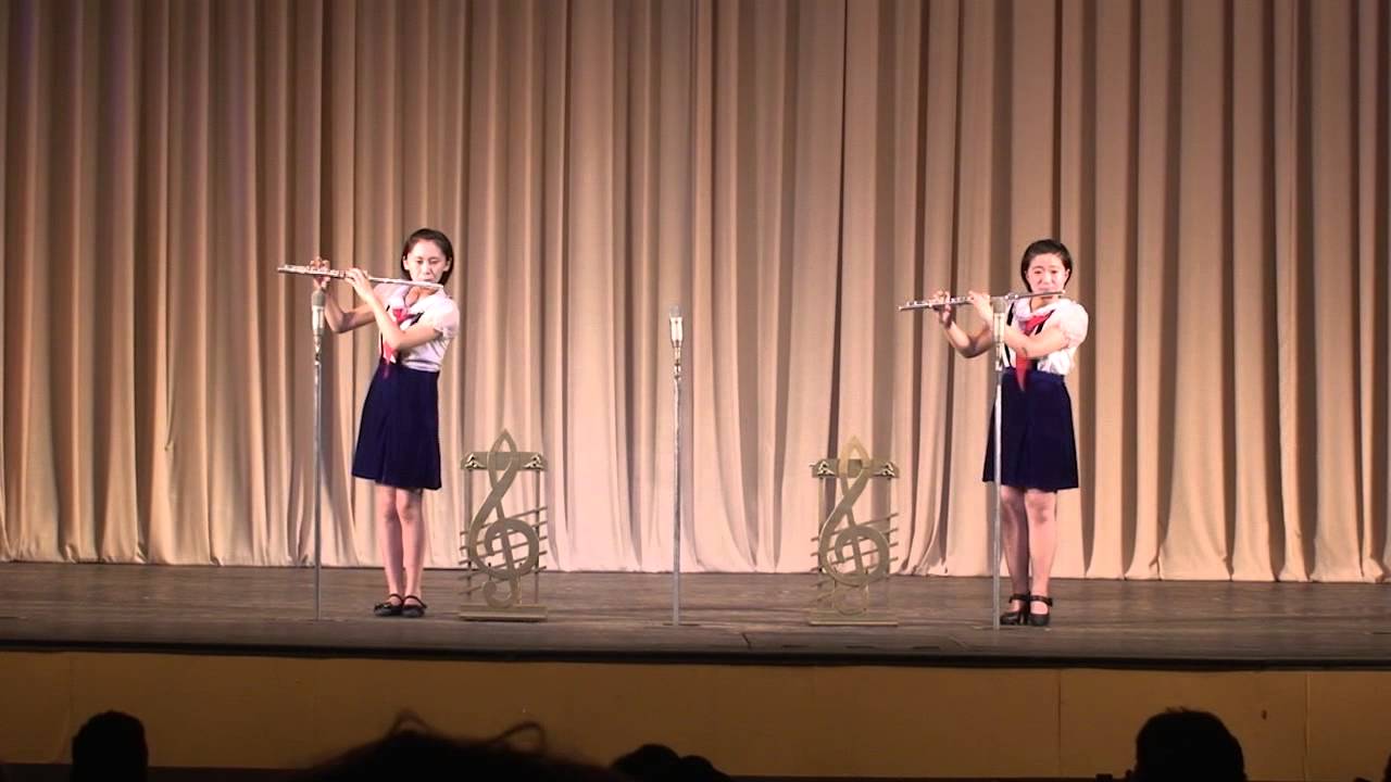 School children's Palace performance