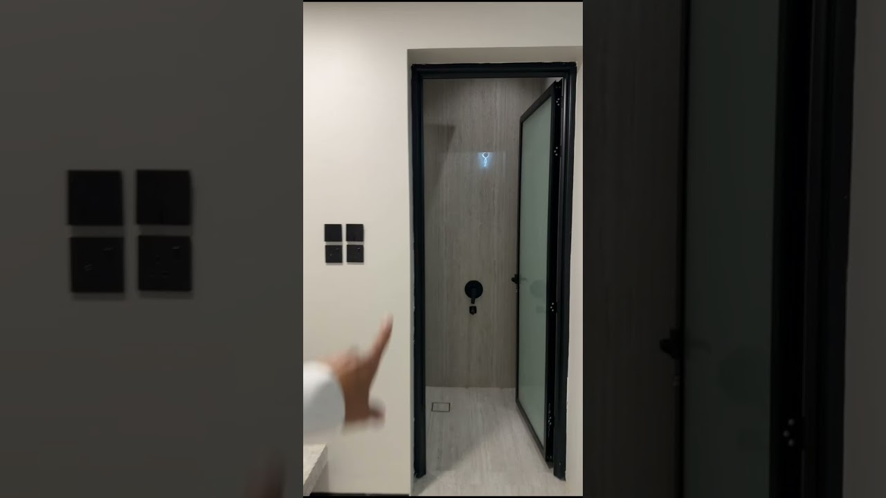 دبلكس شبه منفصل حي المهندسين مساحة 350 متر التواصل/ 0503904447