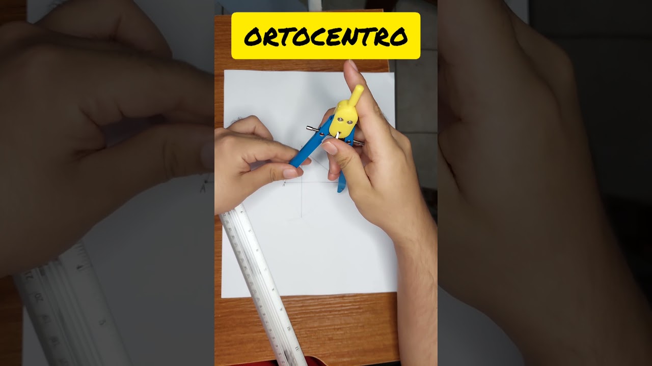 Construcción de Altura y Ortocentro de un triángulo con regla y compás