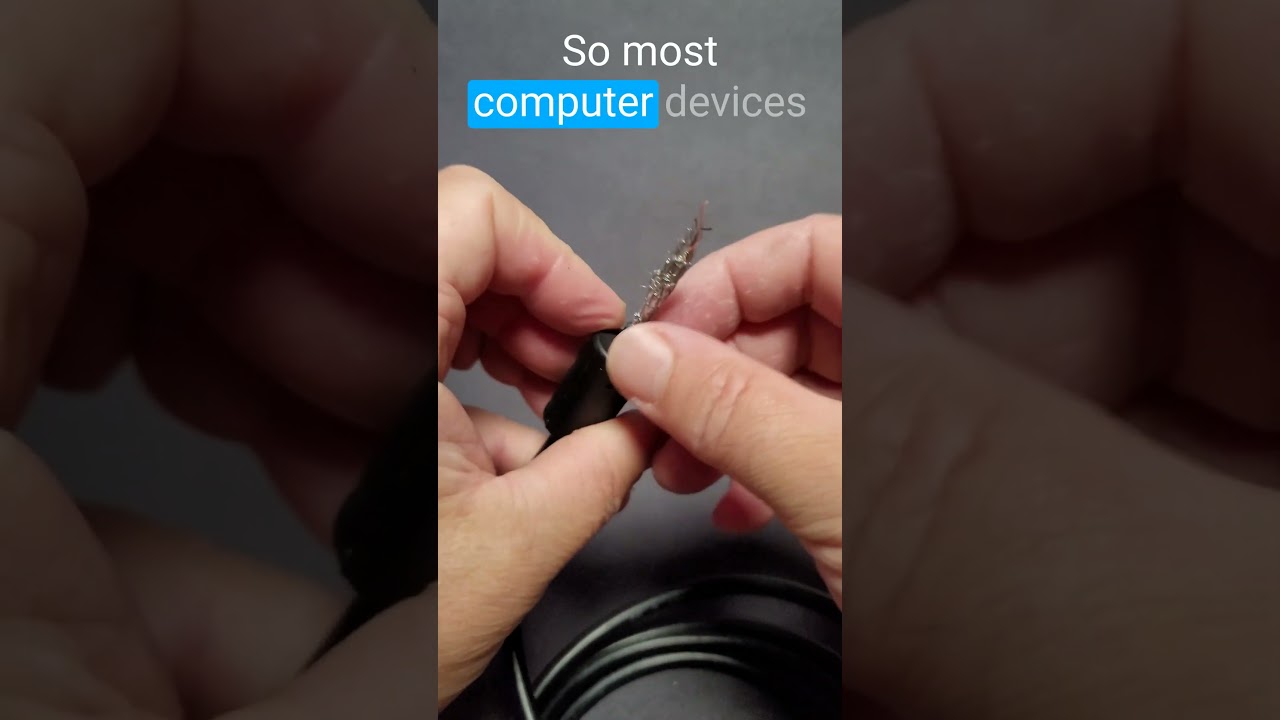 🗡 We cut open a VGA cable, what's inside? 🗡