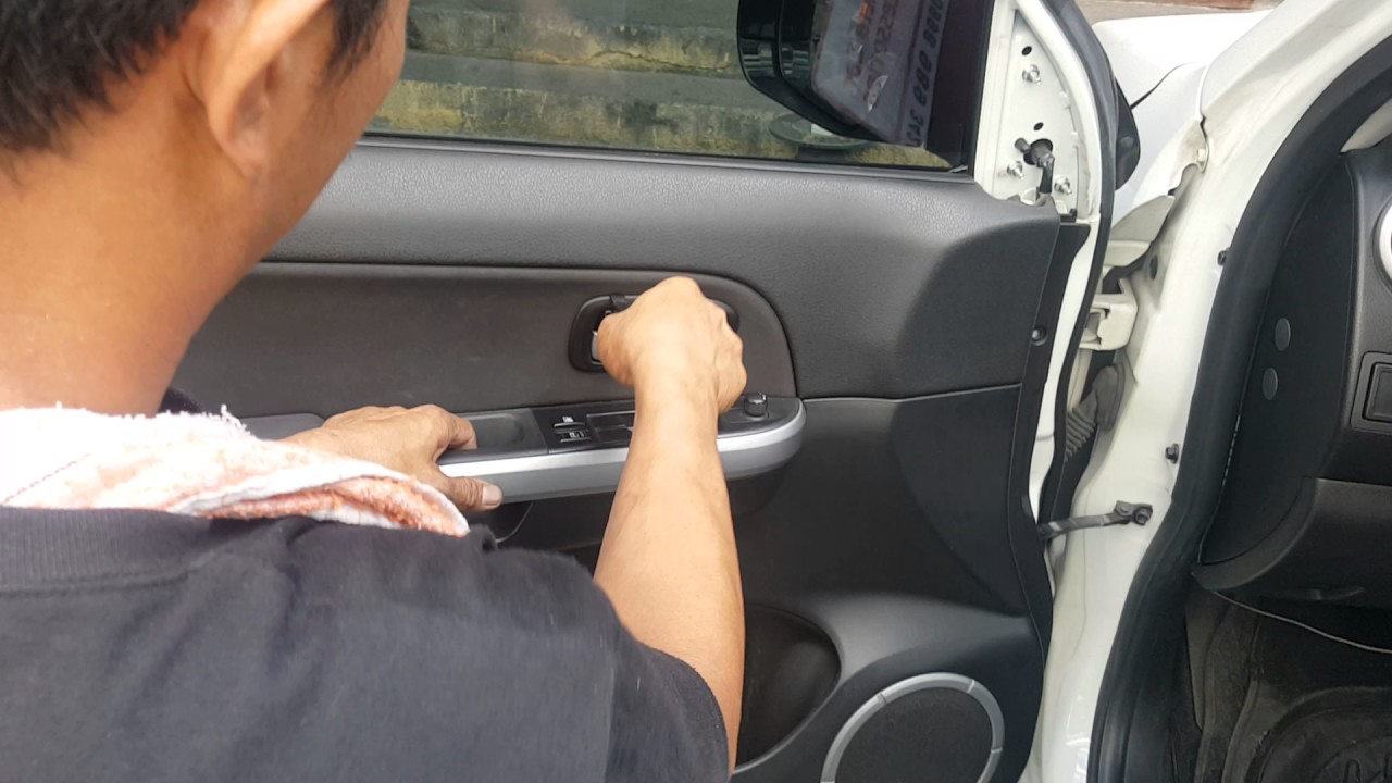 Jeff tan tutorial / suzuki grand vitara / front door panel removal
