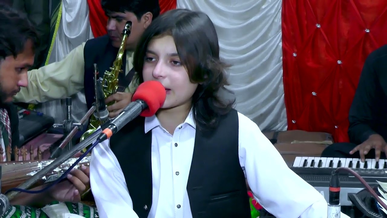 عمران معشوم – نوی پښتو سندره 2025 | ستاسو کلی کې ما ته پېغورونه کېږي | نایټ پروگرام کرنډۍ