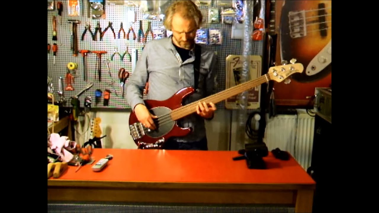 Fretless MusicMan StingRay Bassampler Demo - Paul’s Bassmatters