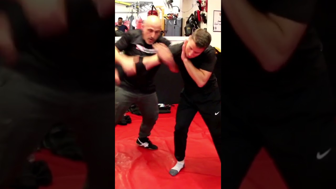 KNIFE DEFENSE TECHNIQUE #knifedefense#kravmaga
