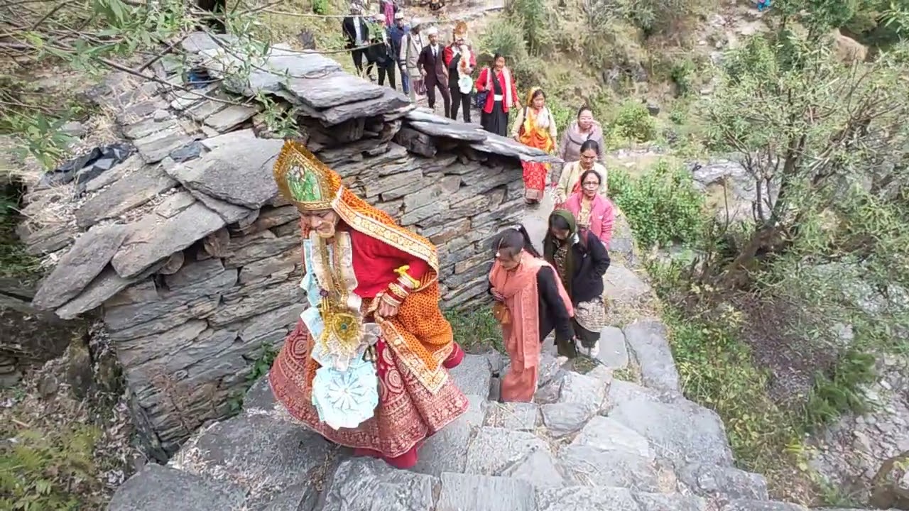 Dulhan aur Baarat ka Safar | 🏔️ Pahadon Mein Chal kar Sasural | Chaura Wedding #PahadiShaadi
