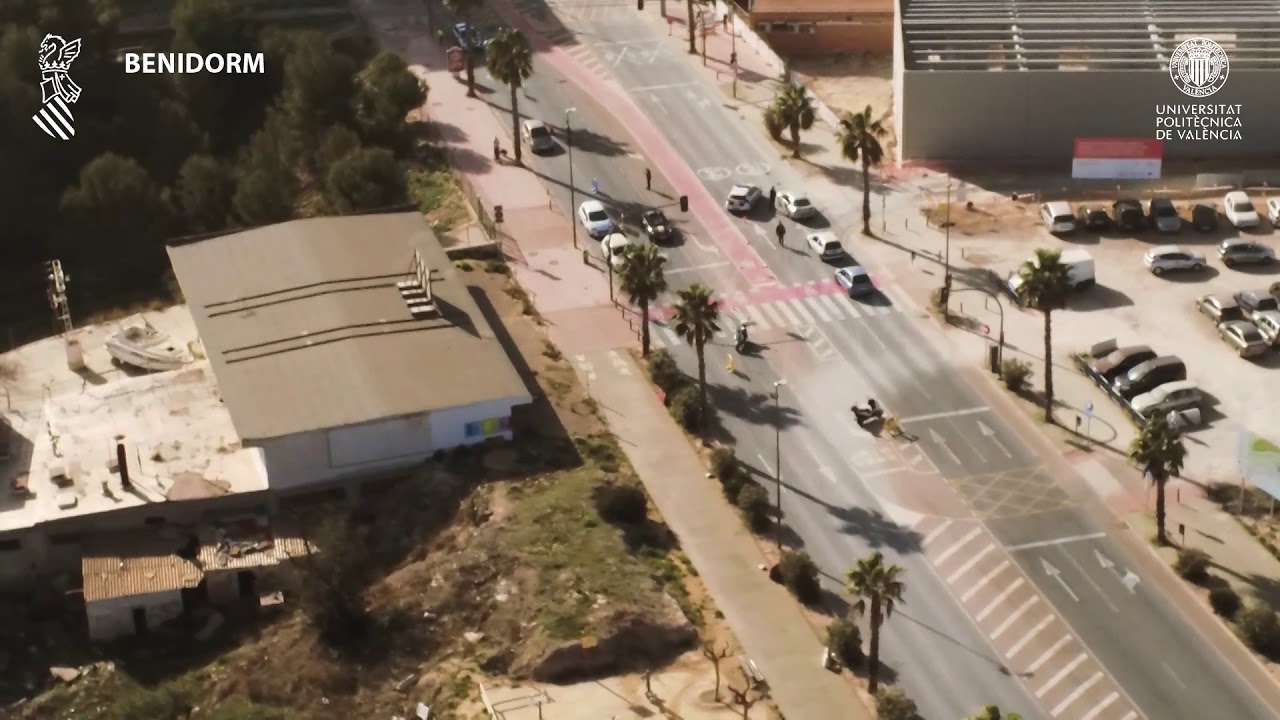 Controles policiales en ciudades de la Comunitat Valenciana con cierre perimetral a vista de dron