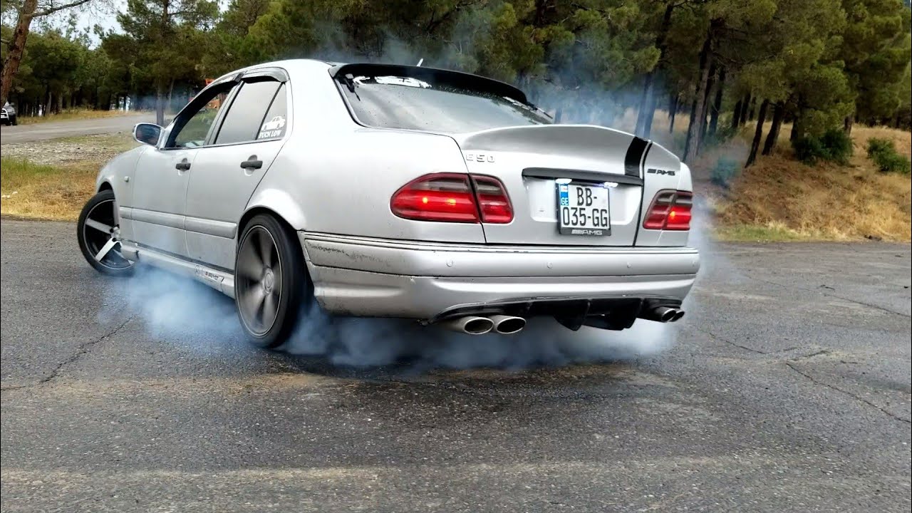 უცნაური  დრაივი MERCEDES BENZ E370 W210