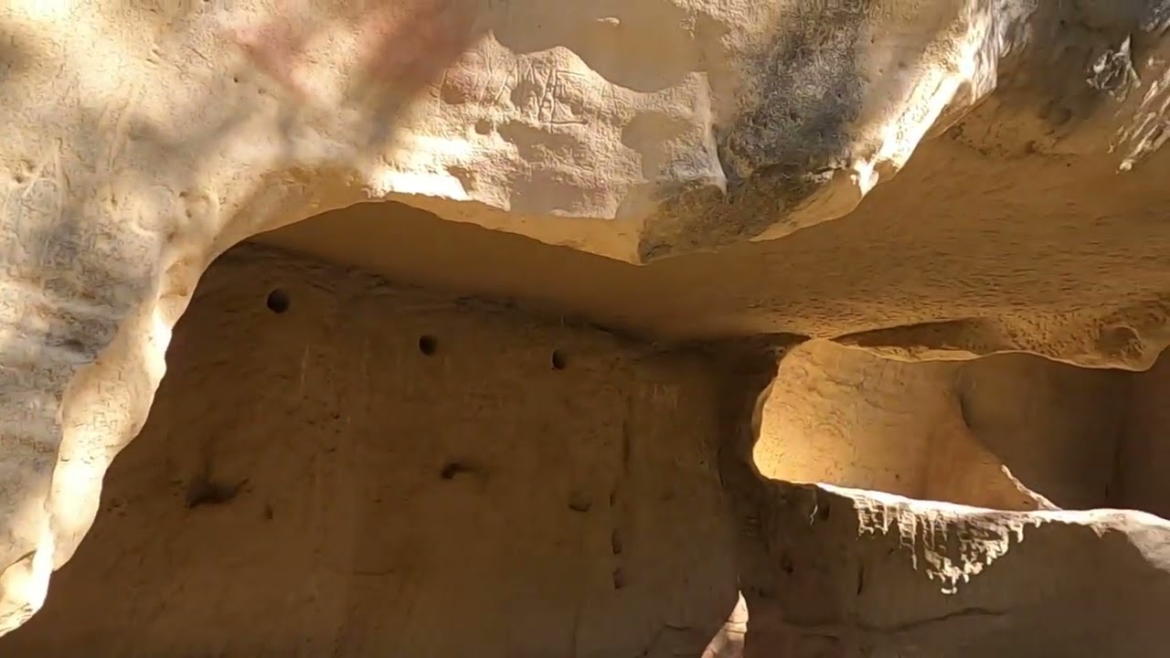 LAMANON les Grottes de Calès