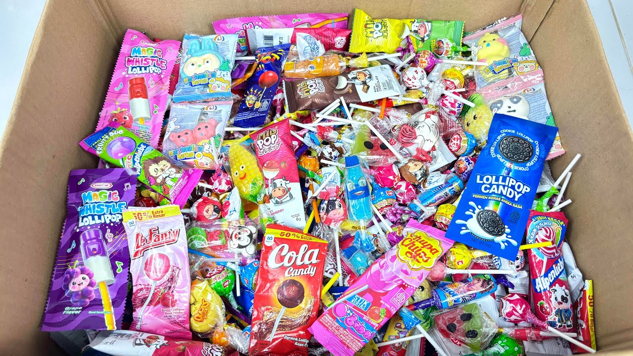 Unpacking So Many Lollipop, Soft Candy And Put Into The Box