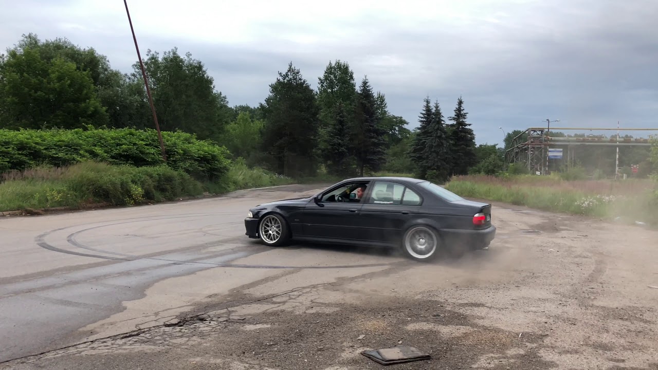 BMW E39 540i
