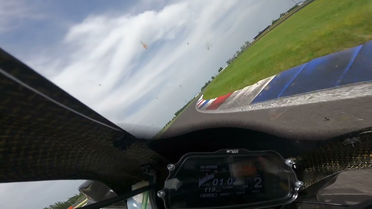 Slovakiaring 2:17 Yamaha R1